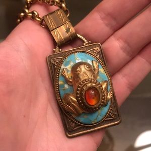 Double sided pendant necklace